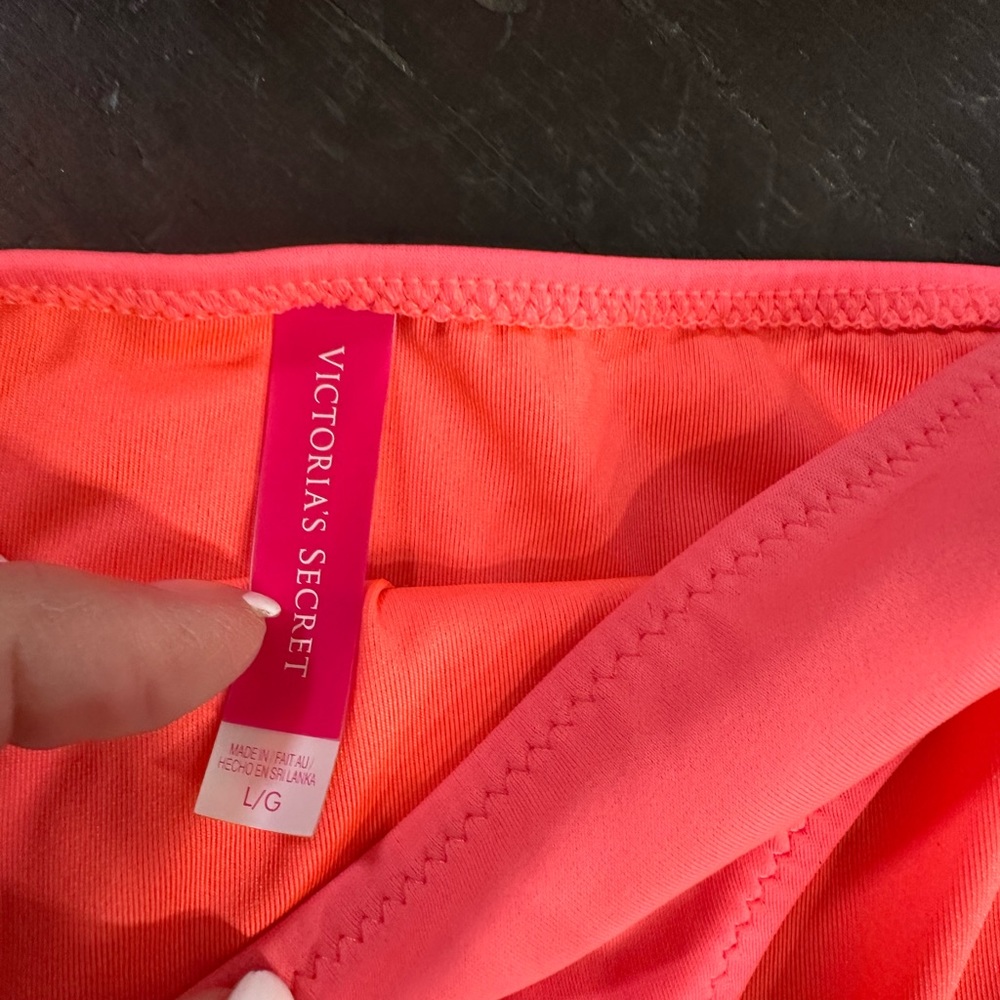Victoria’s Secret bikini - Picture 2 of 3